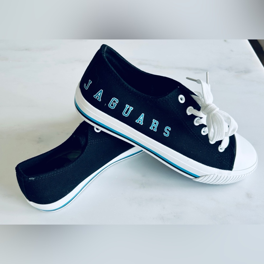 NFL Jacksonville Jaguars Men’s Black and Teal Low Top Canvas Shoes size 7 NWB!